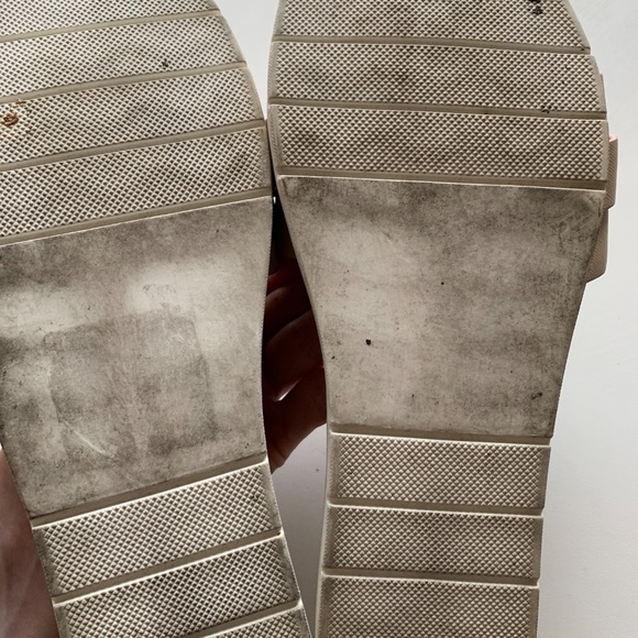 10 • Browns Sandals - Picture 4 of 4